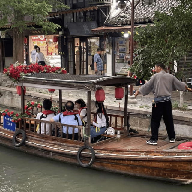2 Day Private Shanghai Skyline to Watertown & Suzhou Garden - Yu Garden and City God Temple: old Shanghai in compact form
