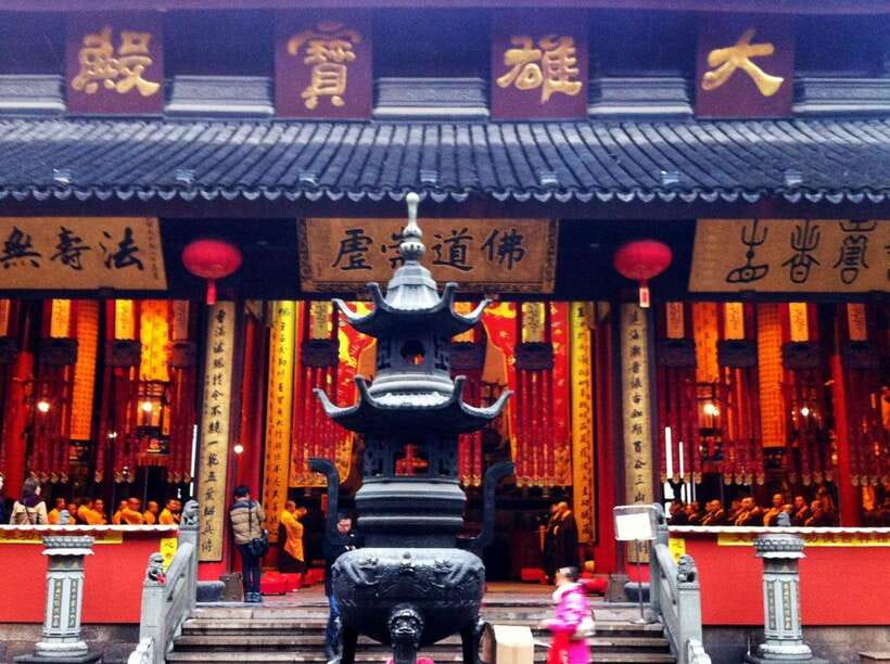 4-Hour Shanghai Best Garden and Temple Tour with Tea Tasting - Who should book this Shanghai tour?