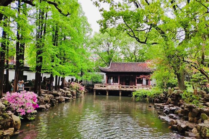 4-Hour Shanghai Highlight Tour: Yu Garden and Jade Buddha Temple - What this four-hour Shanghai tour gets right