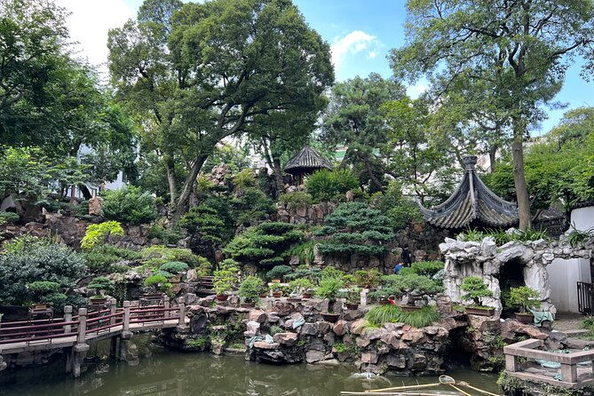 4-Hour Shanghai Highlight Tour: Yu Garden and Jade Buddha Temple - Transport choices, entrance fees, and what the price covers