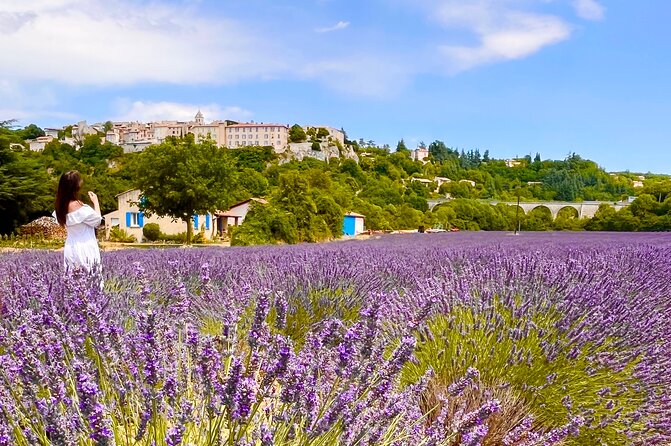 A day in the Lavenders and Villages of Provence - Leaving Avignon for Sénanque Abbey