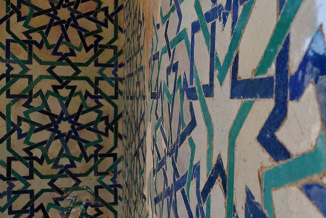 Alhambra &Charles Palace Guided Tour with Optional Nasrid Palaces - Palace of Carlos V: a sharp change in style