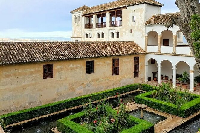 Alhambra Experience – Explore Nasrid Palaces & Generalife Gardens - How to make the three hours work