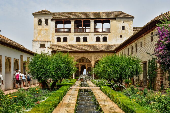 Alhambra Gardens, Generalife and Alcazaba Tickets & Local Guide - A certified guide can change the whole visit