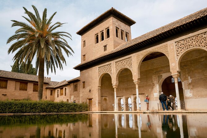 Alhambra Gardens, Generalife and Alcazaba Tickets & Local Guide - Who should book this Alhambra experience?