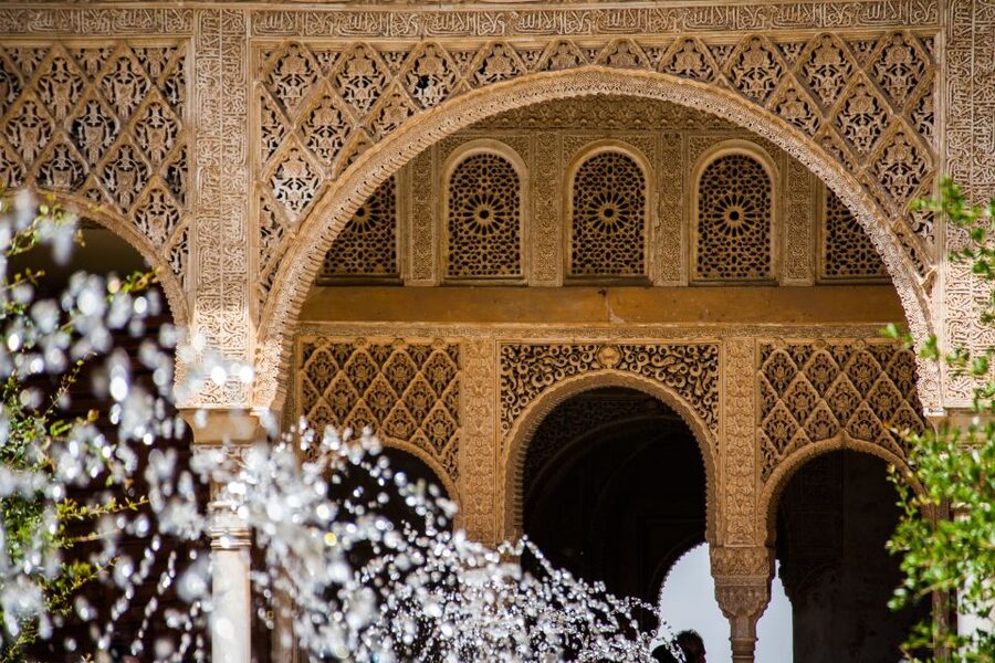 Alhambra: Generalife Gardens & Alcazaba Fast-Track Tour - Who will enjoy this Alhambra tour?