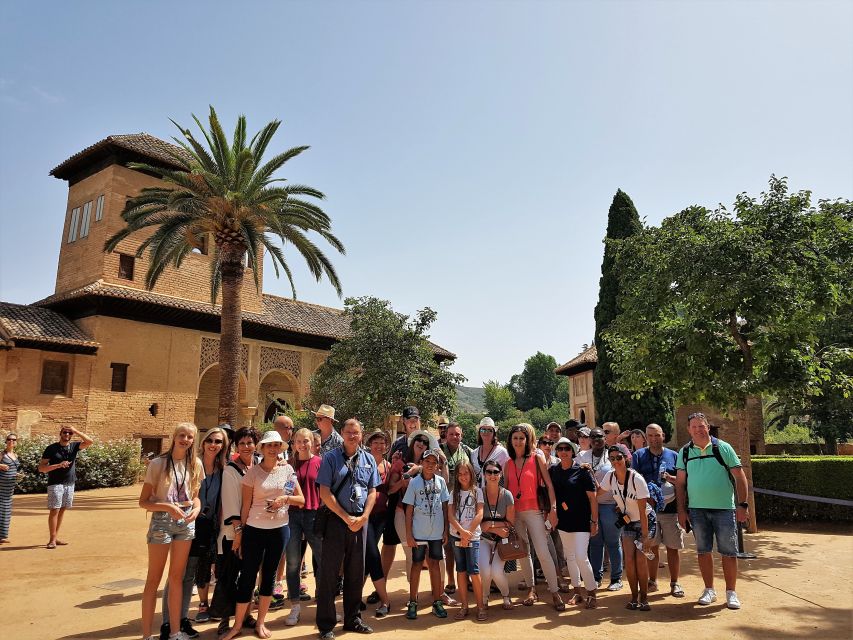 Alhambra: Generalife Gardens & Alcazaba Fast-Track Tour - A realistic three-hour pace