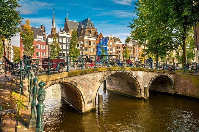 Amsterdam Airport (AMS) Transfer to Amsterdam/Rotterdam/Keukenhof - The ride to Amsterdam: simple, private, and practical