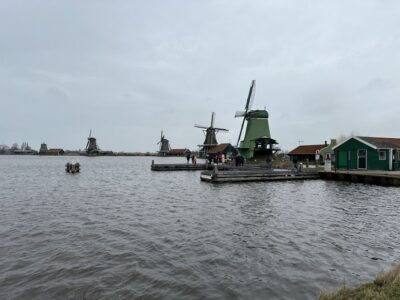 Day Tour Keukenhof and Zaanse Schans Windmills
