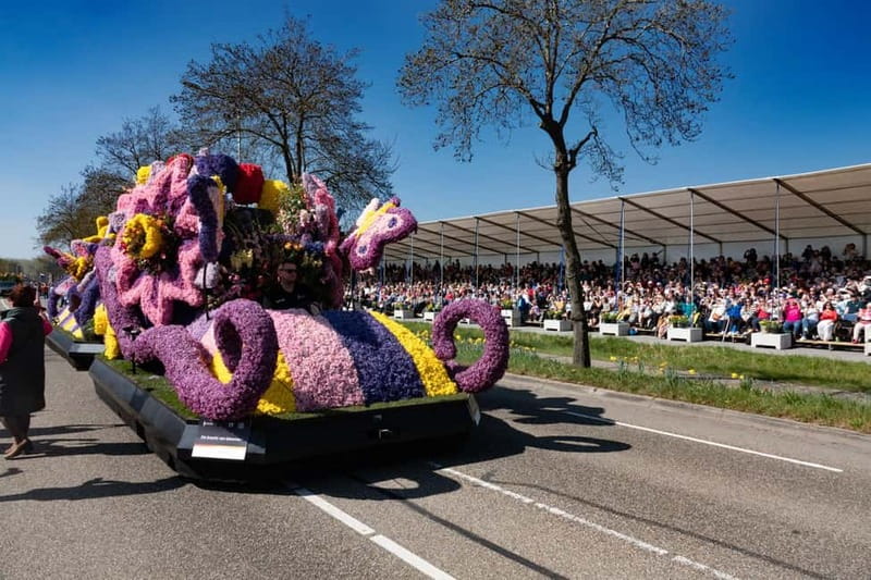 Amsterdam: Day Trip to Flower Parade & Keukenhof on April 18 - The Flower Parade and your reserved grandstand seat