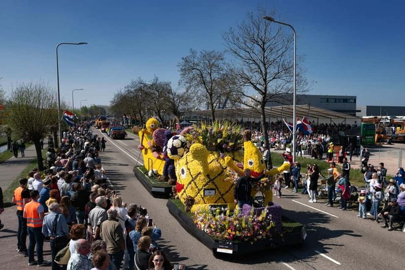 Amsterdam: Day Trip to Flower Parade & Keukenhof on April 18 - Keukenhof in the afternoon