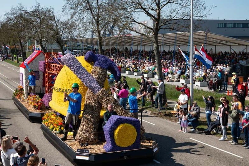 Amsterdam: Day Trip to Flower Parade & Keukenhof on April 18 - Who will get the most from this trip