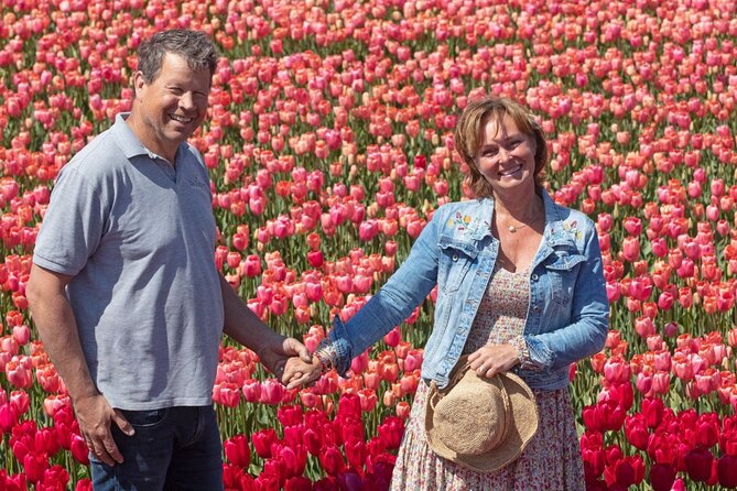 Amsterdam: Day trip to Tulip Farm, Keukenhof + Windmill Cruise - The bus ride through the flower-growing area