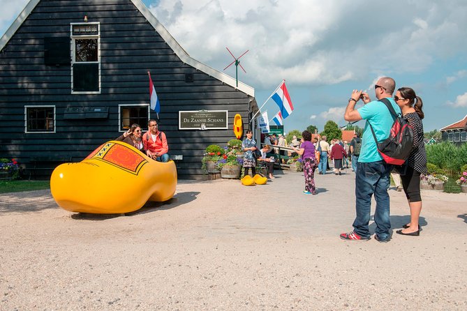 Amsterdam: Keukenhof and Zaanse Schans Windmills Guided Day Trip - Is this Keukenhof and Zaanse Schans trip worth booking?