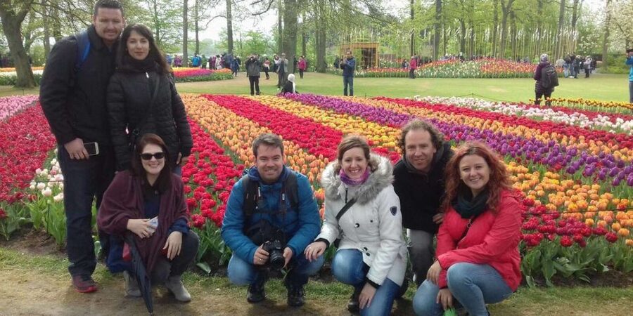 Amsterdam: Keukenhof Gardens Guided Tour Spanish and English - The 40-minute journey from Amsterdam