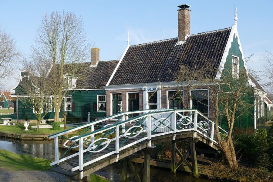 Amsterdam: Keukenhof & Zaanse Schans Windmills Private Tour - Is $497 per person a fair price?