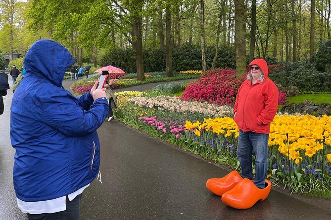 Amsterdam Private Tour to Keukenhof, Tulip Fields and Windmills - Simonehoeve: cheese, clogs, and a family-run stop