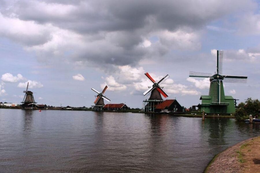 Amsterdam: Private tour Tulips, Keukenhof, Windmill & Cheese - The Driver and Private Vehicle