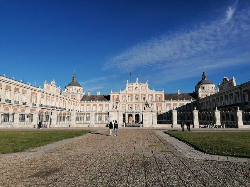 Aranjuez: City and Gardens Guided Walking Tour - The Royal Palace area without palace admission