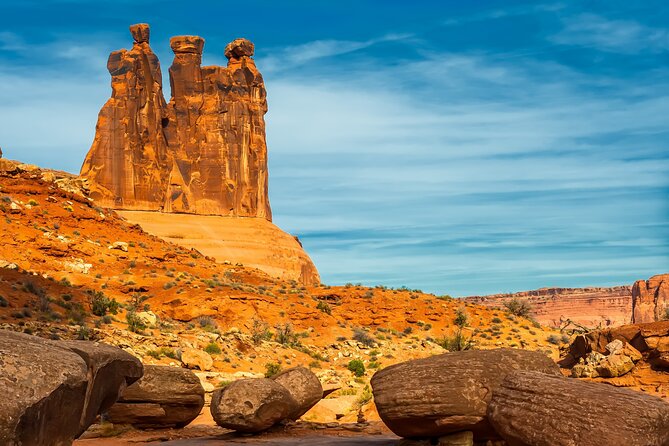 Arches National Park Hike Challenge: Tackle Devils Garden 7m Loop - Balanced Rock and the scenic road