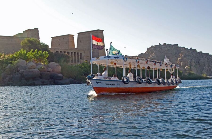 Aswan: Private Nile Boat Cruise and Botanical Garden Visit - Setting out on the Nile for one hour