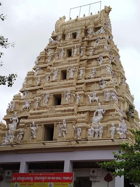 Bangalore Walking Tour KR Flower Market,Fort,Tippu palace - Walking 20 minutes to Bangalore Fort