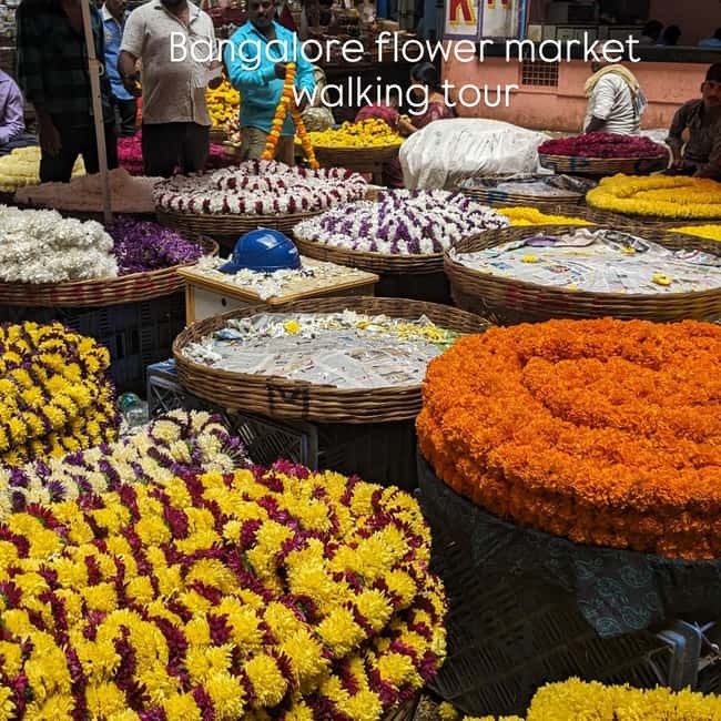 Bangalore Walking Tour KR Flower Market,Fort,Tippu palace - Meeting fruit and vegetable vendors
