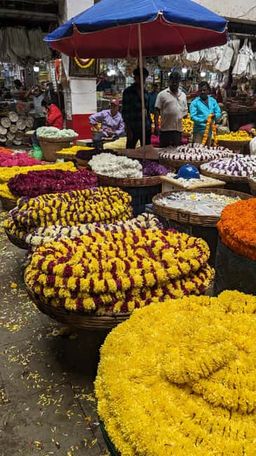 Bangalore Walking Tour KR Flower Market,Fort,Tippu palace - Starting at Tipu Sultan’s Summer Palace