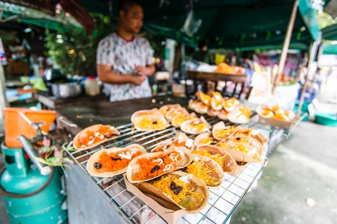 Bangkok Floating Market & Boat Ride to an Orchid Farm - Eating your way through the market