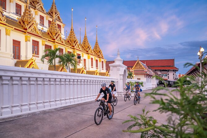 Bangkok: Night Bike Tour with Temples & Flower Market Visit - Starting near MRT Sam Yot and entering Old Bangkok