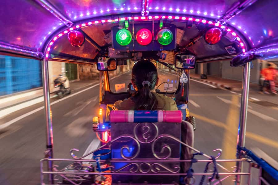 Bangkok Street Food and Night Lights by Tuk Tuk - What the Guides Add to the Evening