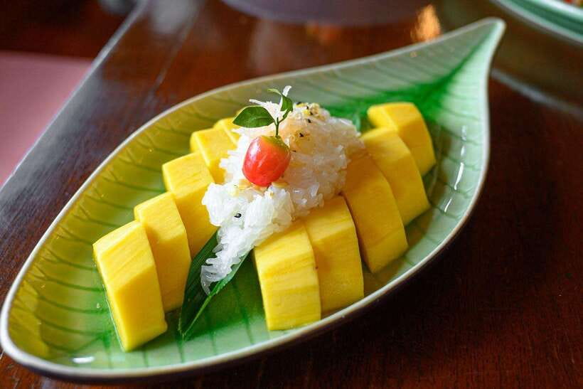 Bangkok: Thara Thong Royal Orchid Sheraton F&B Packages - What the Thara Thong setting adds to dinner