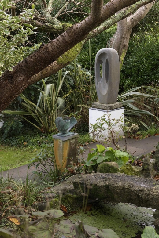 Barbara Hepworth Museum & Sculpture Garden: entry to site. - Entering Barbara Hepworth’s St Ives home