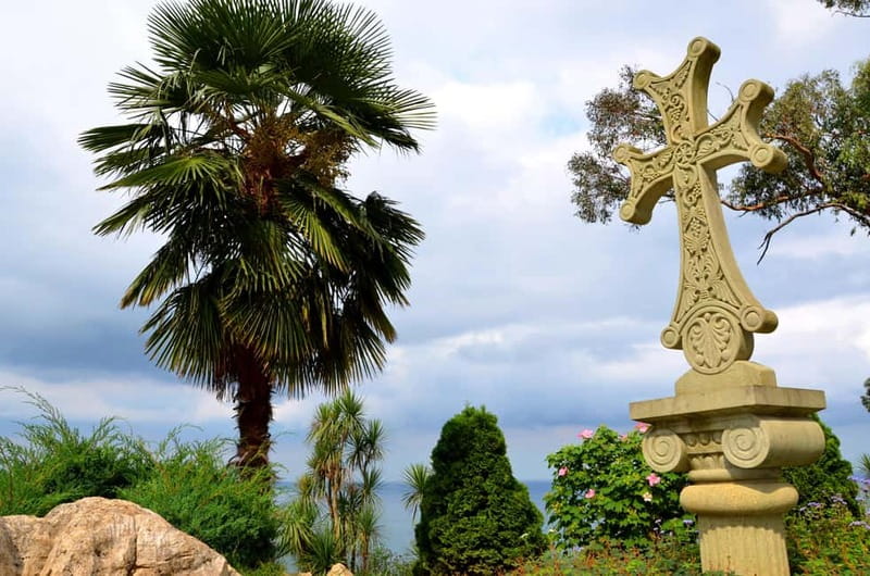 Batumi: Botanical Garden, Petra Fortress and Miniatures Park - The guides can shape the day