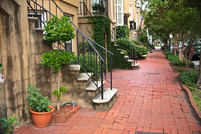 Behind The Scenes Movie Tour Midnight in the Garden - Why this movie tour works in Savannah