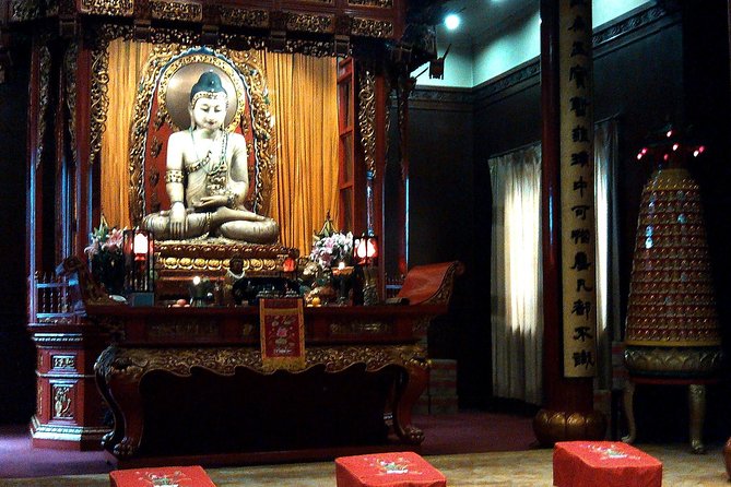 Best of Shanghai Day Tour, including Jade Buddha Temple & Bund & Yuyuan Garden - The Shanghai Museum gives the morning some weight