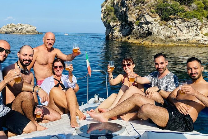 Boat excursions in the Bay of Taormina and Gardens on a private basis - Why a private boat changes the Taormina experience