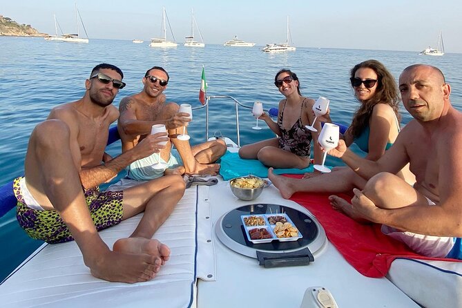 Boat excursions in the Bay of Taormina and Gardens on a private basis - Starting near Giardini Naxos