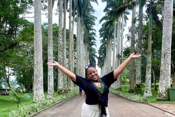 Boti Waterfalls and Aburi Botanical Gardens Full Day Tour - Key points at a glance