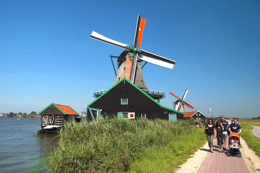 Brussels: Holland Keukenhof & Kinderdijk Guided Day Tour - The 2-hour-15-minute ride through Belgium and the Netherlands