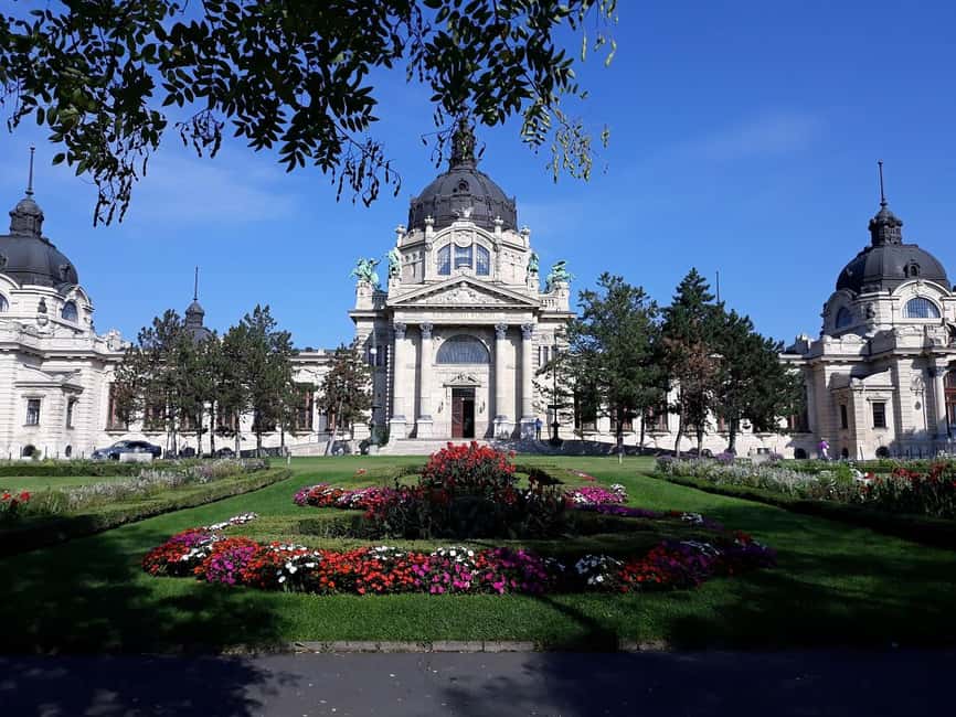 Budapest: Best Gardens Walking Tour & Folk Music Performance - Margaret Island: old trees, flowers, and music