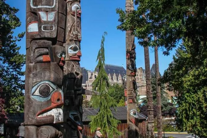 Butchart Gardens and City Highlights Private tour - What the private van and guide add