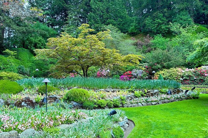 Butchart Gardens and Victoria City Private Tour 1-6 pax - Chinatown and the short walk through Fan Tan Alley