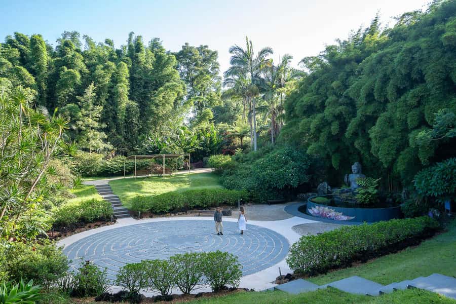 Byron Bay: Crystal Castle & Shambhala Gardens Entry Ticket - Finding a souvenir at Castle Jewels