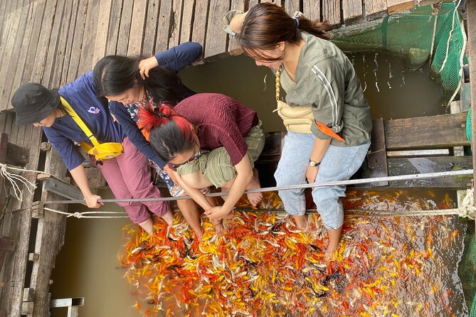 Can Tho day tour: fruit garden&floating fish farm in Son islet - Fish Ponds and the Floating Farm