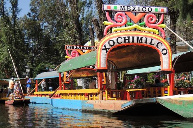 City Tour and Xochimilco Floating gardens - The trajinera ride through Xochimilco
