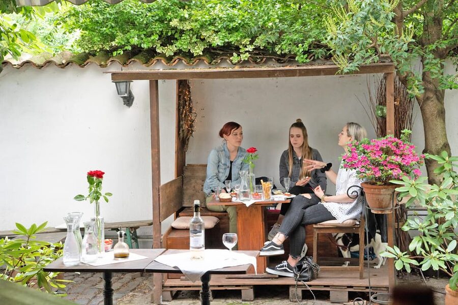 Cologne-Nippes: Summer wine party in the frenchstyle garden - French food served for grazing, not a full dinner