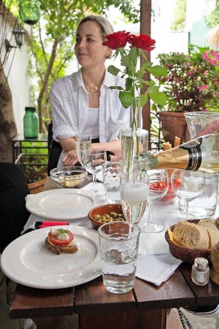 Cologne-Nippes: Summer wine party in the frenchstyle garden - Live French chansons from 7:00 to 8:00 p.m.