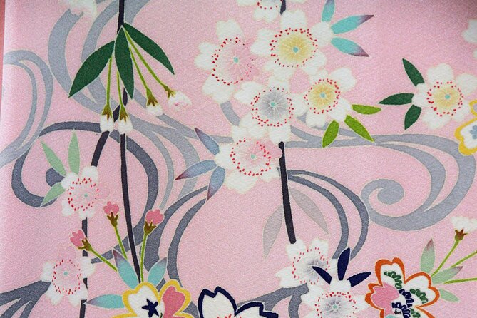 Colors of Kanazawa (Traditional Crafts and Gardens) - Kanazawa Castle: linking power and design