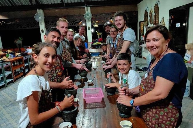 Cooking Evening Class Chiang Mai Visit Organic Garden and Market - Six menu choices, one wok, and one mortar